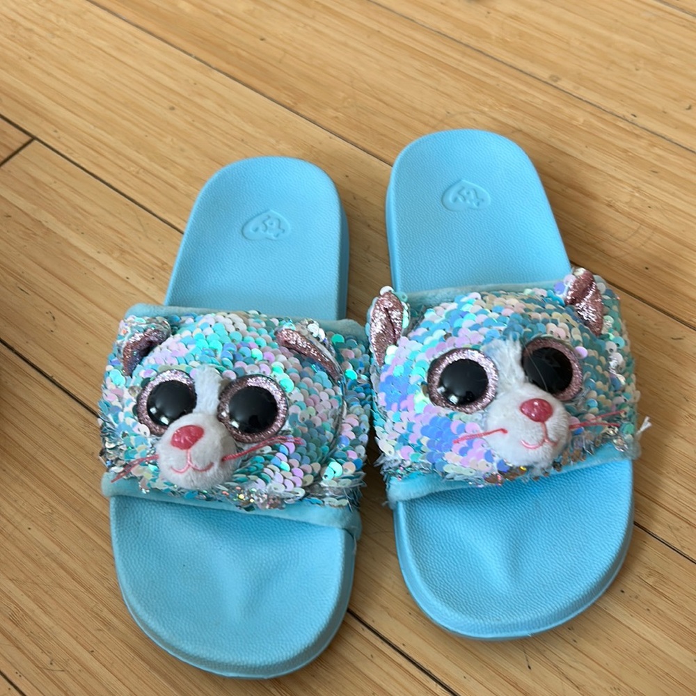 Kids TY flip flops size 4 to 6